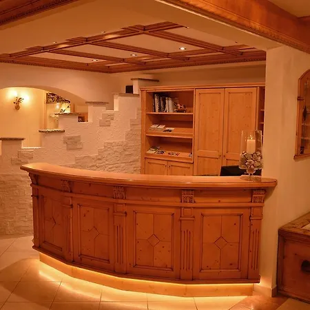 فندق Fanes 4*